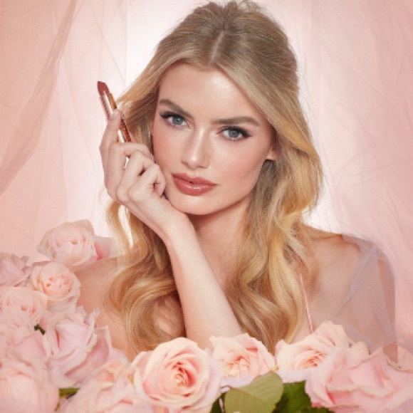 NEW Charlotte Tillberry Kissing Lipstick in Super Starlet